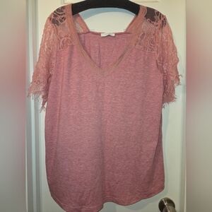 Women's Pink Light-weight Tee Shirt With Lace Short Sleeves.  Size 14-16.